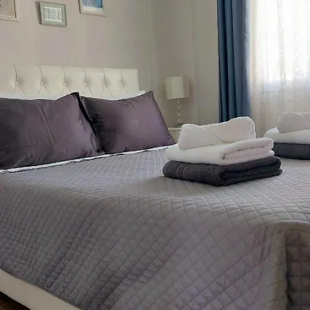 Apartment Mge Luxury House With Pool