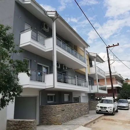 Daire Mge Luxury House With Pool Nea Iraklitsa